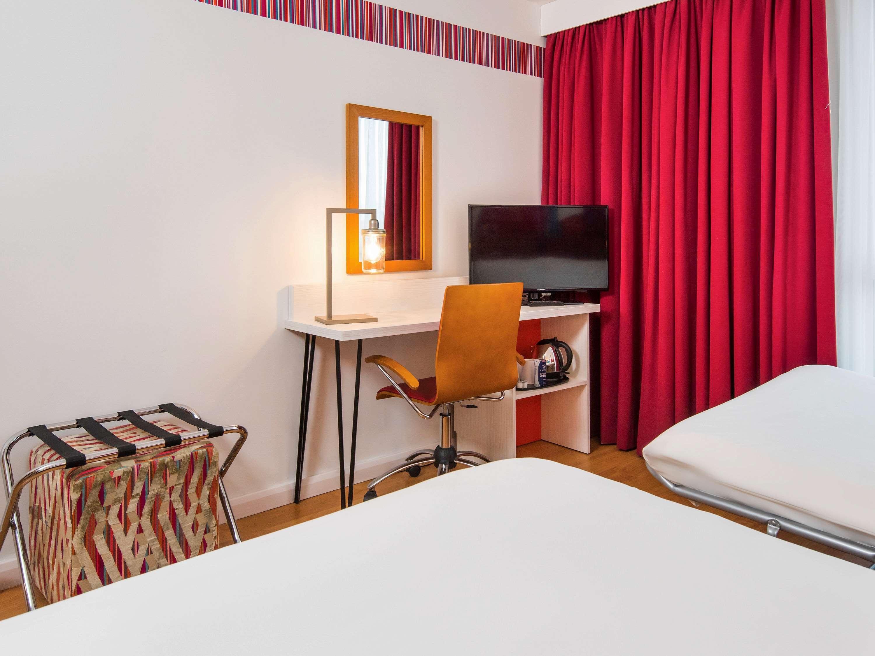 Ibis Styles Barnsley Hotel Exterior photo