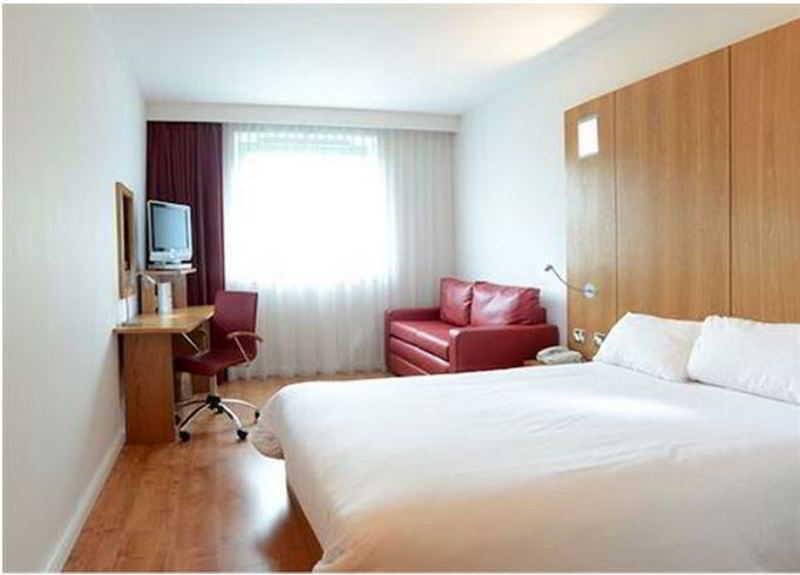 Ibis Styles Barnsley Hotel Exterior photo